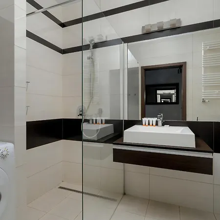 Beautiful One Bedroom Koscielna By Renters 公寓 *