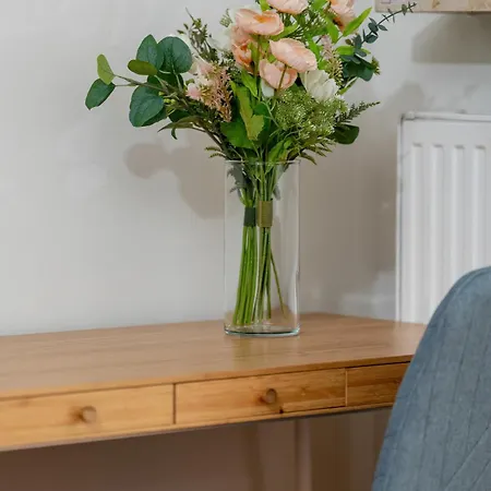 Beautiful One Bedroom Koscielna By Renters * 波兹南
