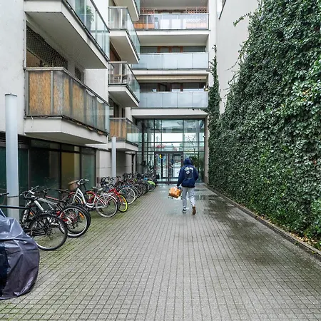 Beautiful One Bedroom Koscielna By Renters * 波兹南